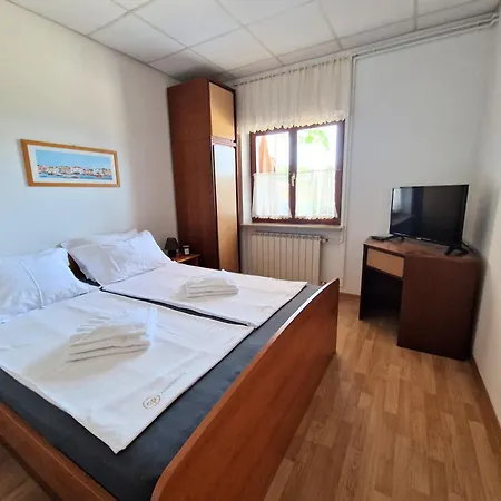 Solea & Izola